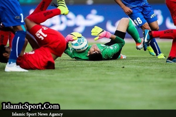 استقلال، پرسپولیس و ۱۲ باشگاه دیگر مجوز ثبت قرارداد ندارند!