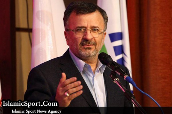 داورزنی: انتقاد برخی از ورزشکاران از تیم ملی فوتبال در شان آنها نیست