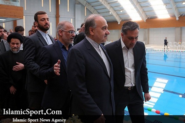  پاسخ وزیر ورزش به اختلاف فوتبالی‌ها و غیر فوتبالی‌ها در مورد پاداش‌ها: از خودشان بپرسید! 