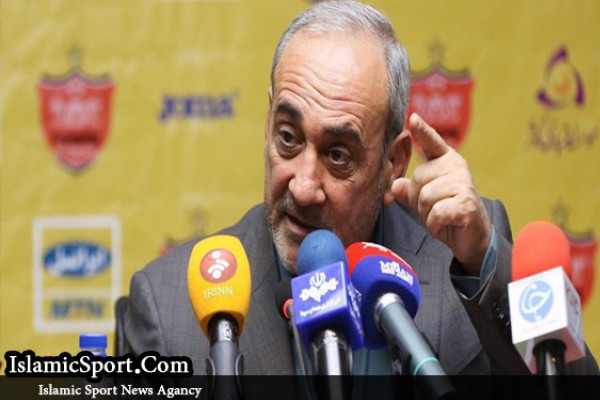 گرشاسبی: عده‌ای بازیکنان ما را تحریک می‌کردند تا از پرسپولیس جدا شوند/ اگر به خاطر یک اشتباه بانکی پول به حساب ما نمی‌آمد شاید نمی‌توانستیم تیم را به ژاپن بفرستیم!