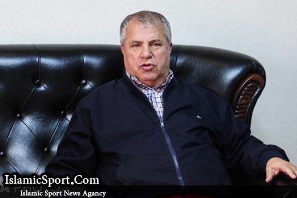 پروین: مربی ایرانی برای تیم ملی بیاورند/ بازیکنان پرسپولیس نباید سمت داور بروند