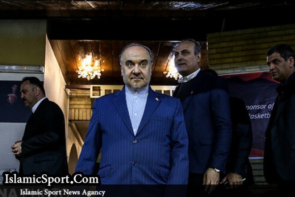  وزیر ورزش: صددرصد با واگذاری سرخابی‌ها موافقم