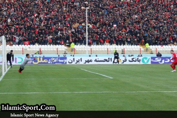 تراکتورسازی تبریز 2-0 سپاهان اصفهان/ تنور لیگ داغ تر از همیشه