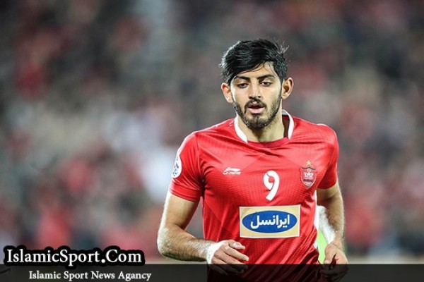 پرسپولیس برای کسب سومین قهرمانی پی‌درپی همه چیز دارد/ زمان می‌خواهم تا خودم را بیشتر نشان دهم