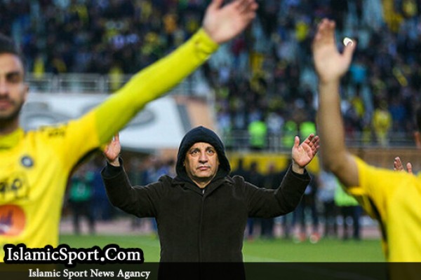  قلعه‌نویی: یک مشت از خدا بی‌خبر به سپاهان فشار می‌آورند