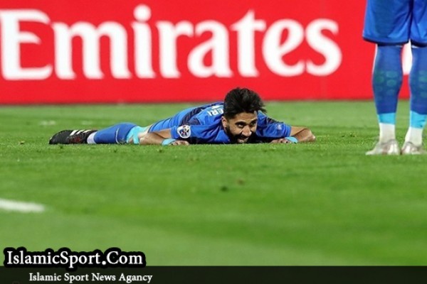  مصدومیت، محرومیت یا فریب هواداران استقلال؟/ تلاش برای رساندن هافبک آبی‌ها به بازی با سپاهان! 