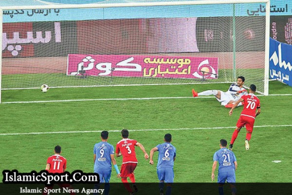پرسپولیس یا استقلال؛ «تیم حکومتی» کدام است؟