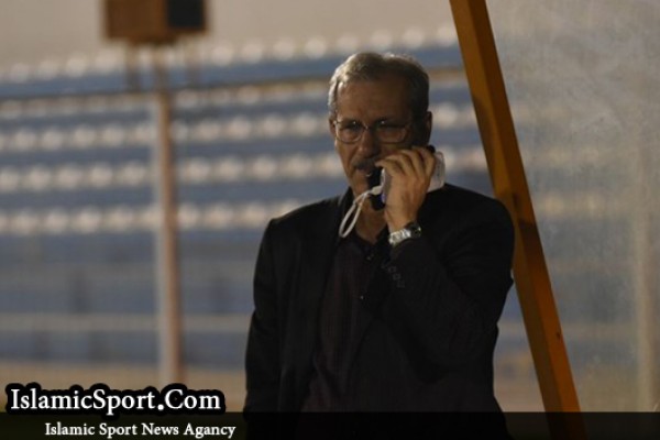 نصیرزاده: بالاخره برای تراکتورسازی بازی می‌کنیم یا سپاهان؟!/ تمرکز پرسپولیس روی بازی‌های خودش باشد