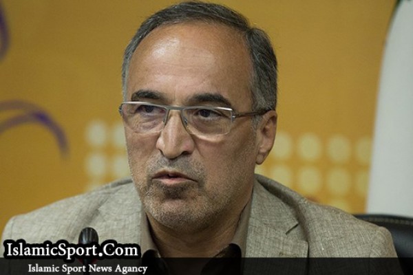آشتیانی: قرارداد ترکمنچای شفر یعنی وزارت خواب است/ مدیران استقلال به صورت وزیر چنگ می‌زنند!