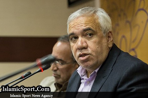 فتح‌الله‌زاده: آقای روحانی اتفاقات ورزش را نمی‌بینید؟/ با 400 میلیارد هزینه با استقلال چه کردید؟