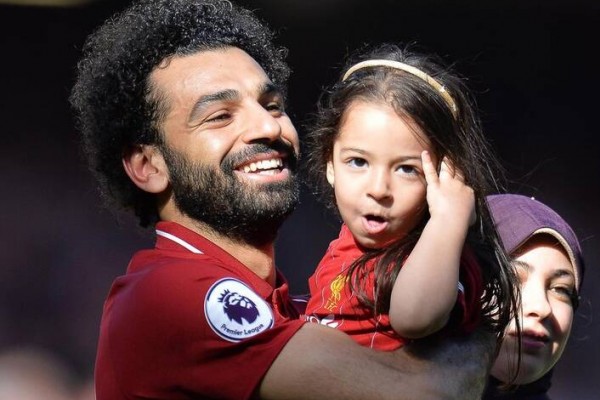  عکس/ محمد صلاح و همسرش در استادیوم آنفیلد