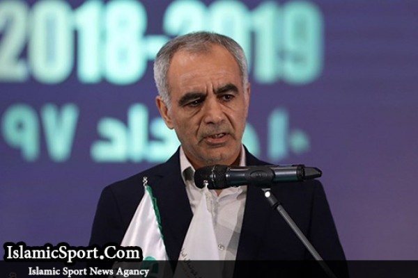 بهاروند: مربیان و بازیکنان حق دارند از توپ‌های لیگ برتر ایراد بگیرند/ ۹۷ بهترین سال فوتبال ما بود 