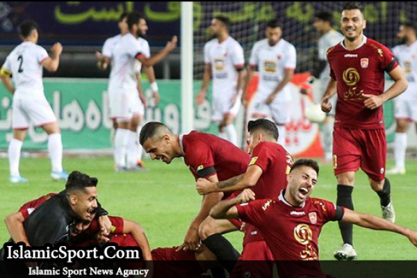  عربشاهی: هافبک‌های پرسپولیس به دنبال کارهای انفرادی هستند/ کالدرون در چیدمان و تعویض مشکل دارد 