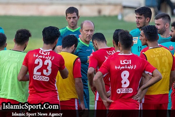 کرمانی‌مقدم: برای ارزیابی عملکرد کالدرون زود است/ مدیران پرسپولیس جونیور را رد کنند