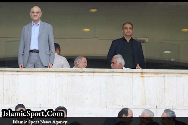  بیانی: آقای فتحی! نمی‌توانی مدیریت کنی، از استقلال برو/ تیم نباید مقابل تراکتور بازی کند! 