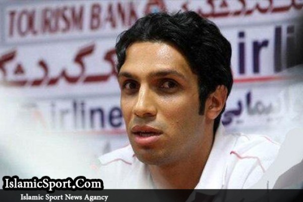 عرب پرسپولیس را به این روز انداخت/ کالدرون با حسینی لجبازی می‌کند