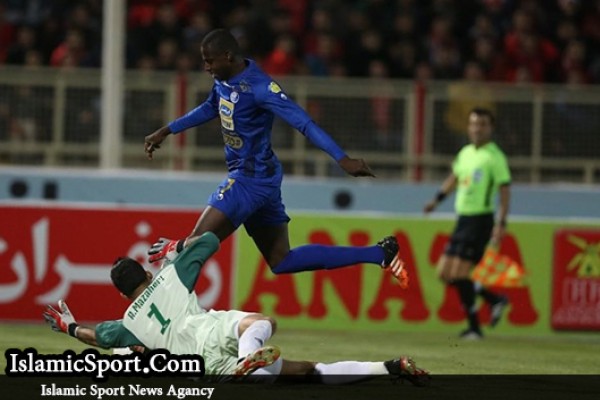  دین‌محمدی: فکر نمی‌کردم استقلال با این نتیجه تراکتور را شکست دهد/ دیاباته بالاخره یک تکانی به خودش داد! 