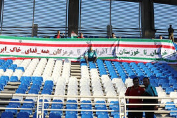  اقدام قابل تقدیر تماشاگران فوتبال در هفته دهم +عکس