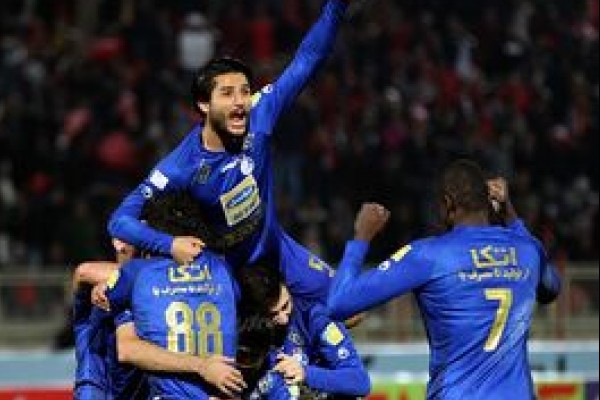 پست مدافع استقلال که توپ از بین پاهایش گل شد